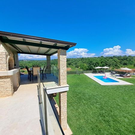 Apartments Villa Sotlar With Pool Umag Exteriér fotografie