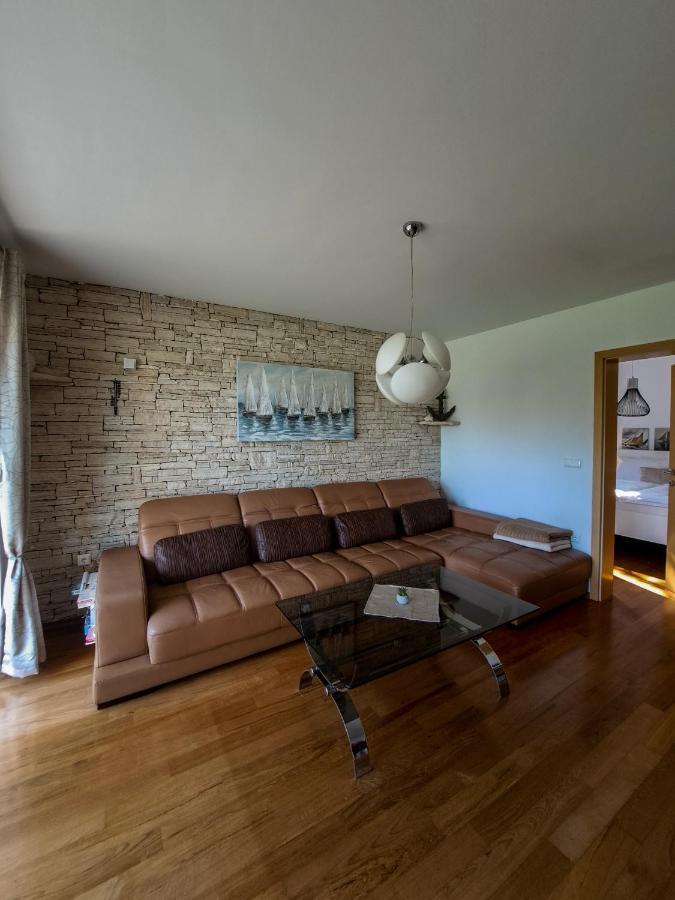Apartments Villa Sotlar With Pool Umag Exteriér fotografie