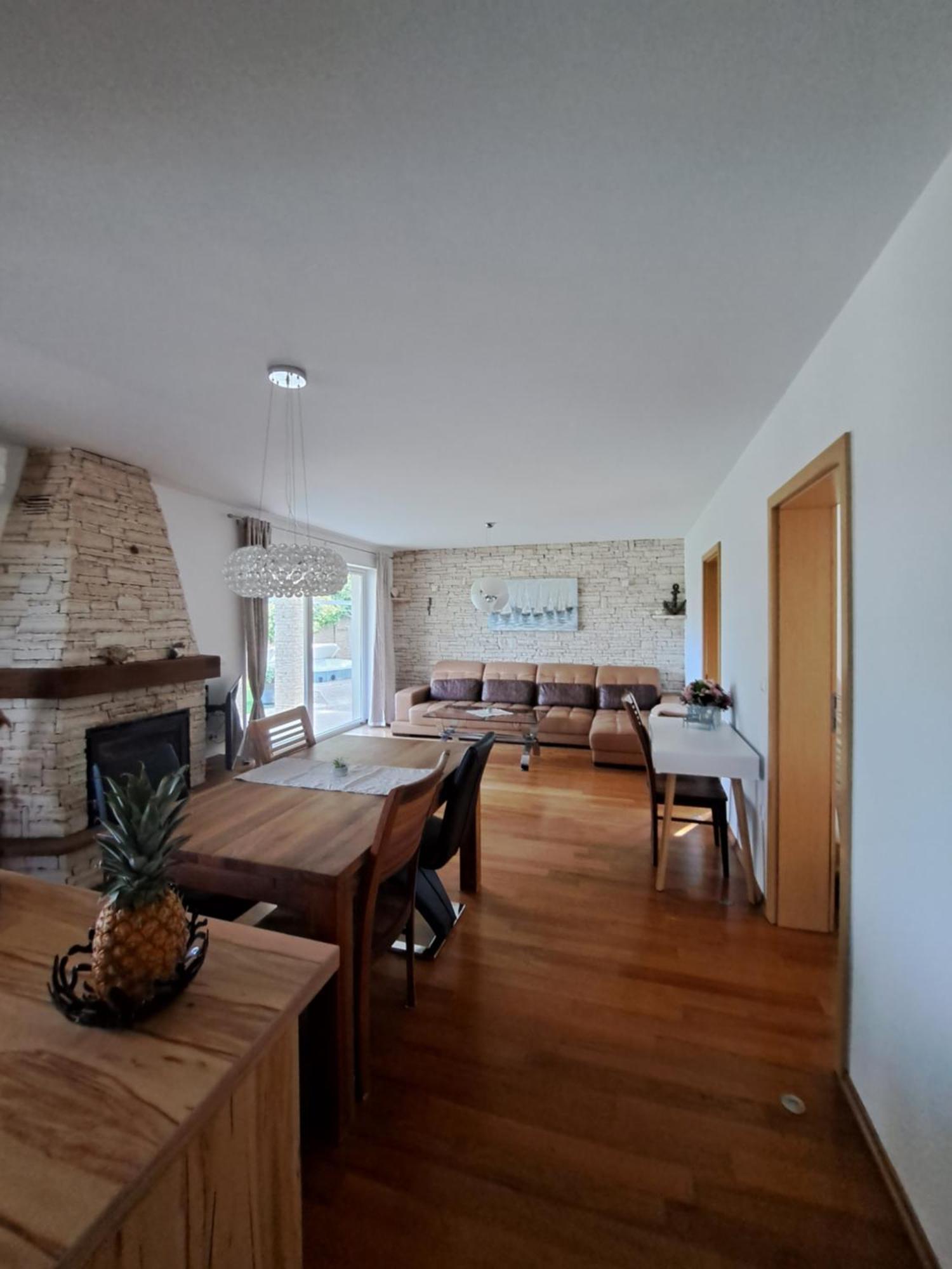 Apartments Villa Sotlar With Pool Umag Exteriér fotografie